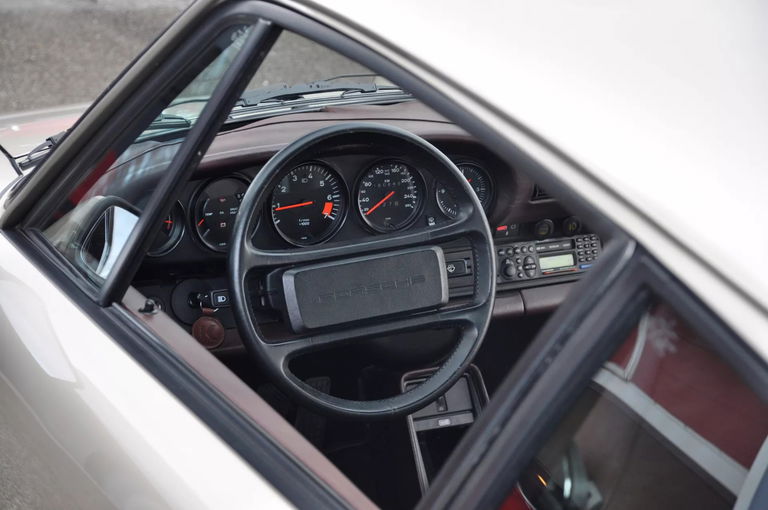 Porsche 911 Carrera 3.2