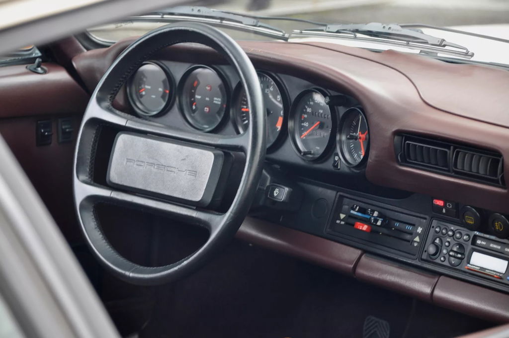 Porsche 911 Carrera 3.2