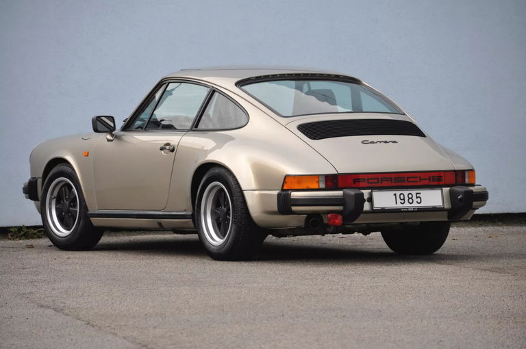 Porsche 911 Carrera 3.2