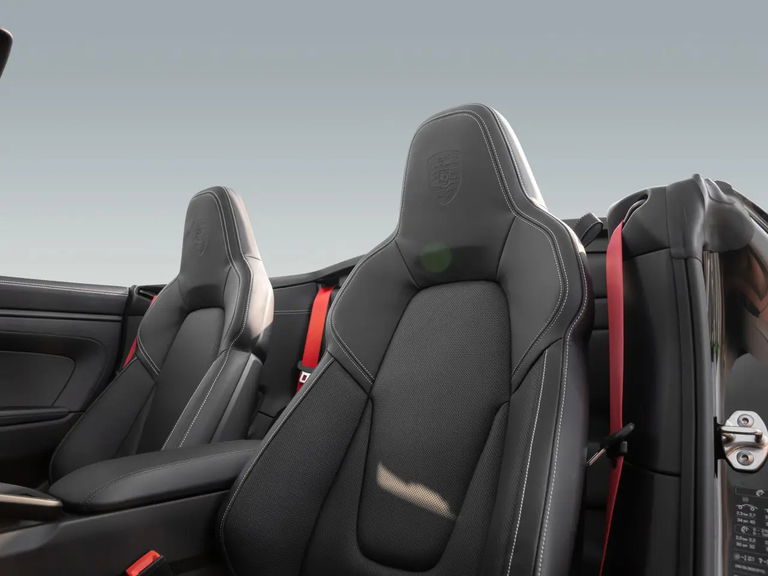 Porsche 992 Carrera 4 GTS