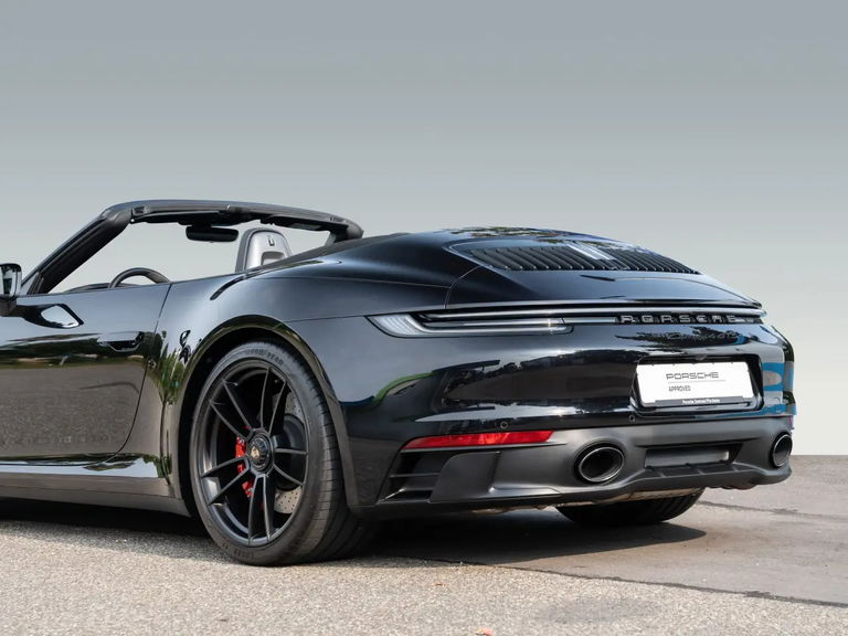 Porsche 992 Carrera 4 GTS