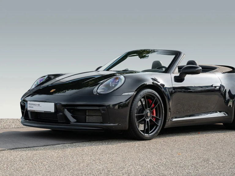 Porsche 992 Carrera 4 GTS