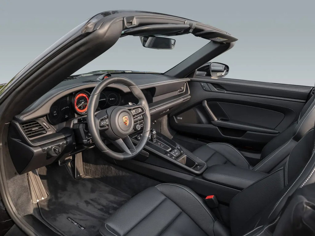 Porsche 992 Carrera 4 GTS