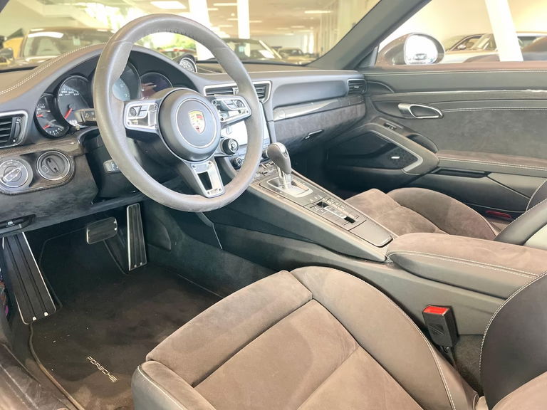 Porsche 991.2 Carrera 4 GTS