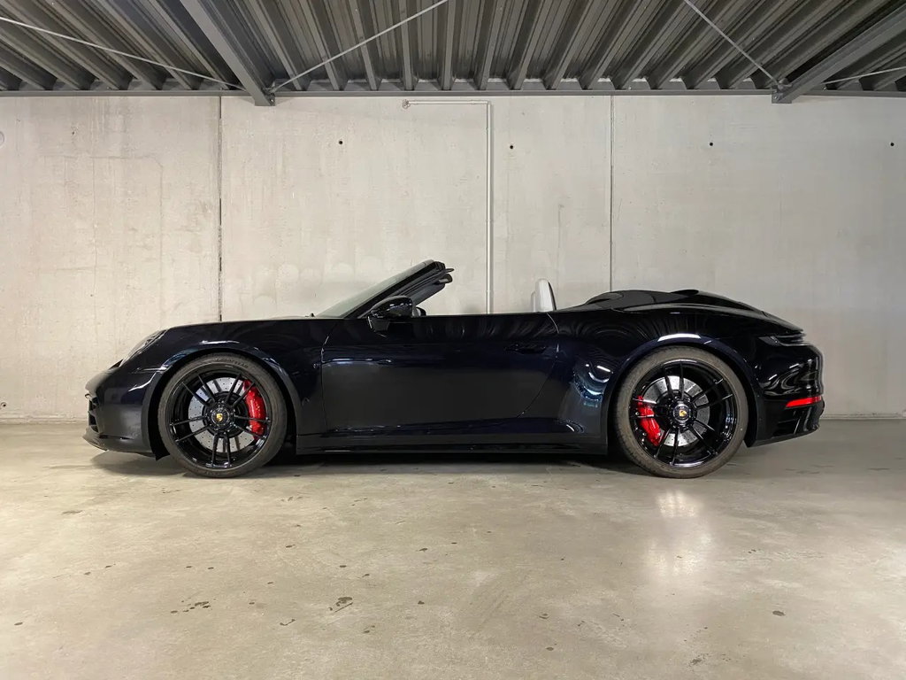 Porsche 992 Carrera 4 GTS