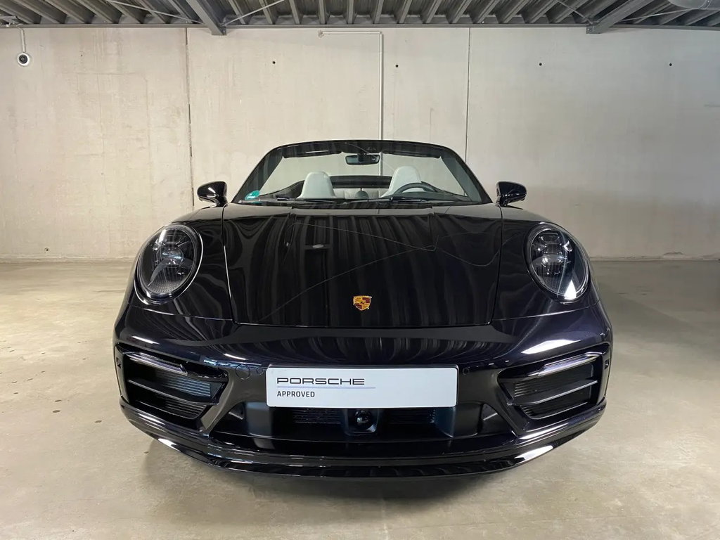 Porsche 992 Carrera 4 GTS