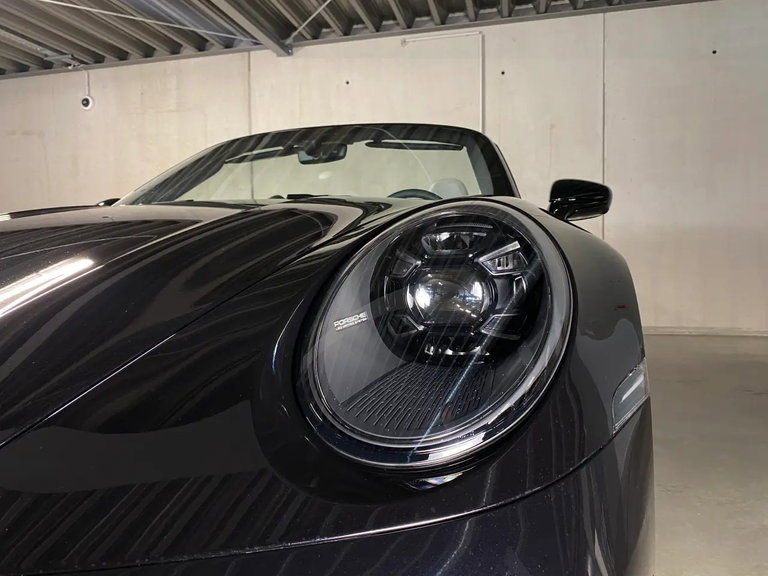 Porsche 992 Carrera 4 GTS