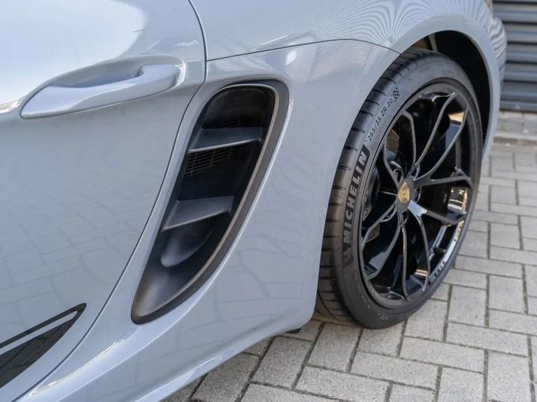 Porsche 718 Cayman Style Edition