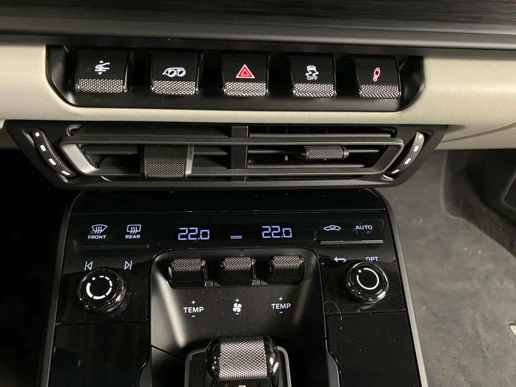 Porsche 992 Carrera 4 GTS