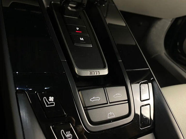 Porsche 992 Carrera 4 GTS