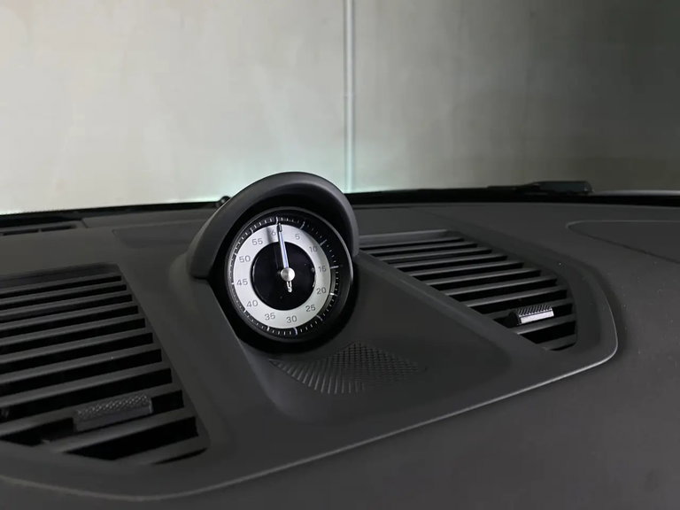 Porsche 992 Carrera 4 GTS