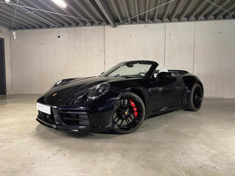 Porsche 992 Carrera 4 GTS