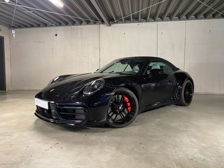 Porsche 992 Carrera 4 GTS