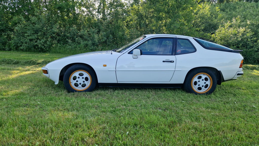 Porsche 924 S