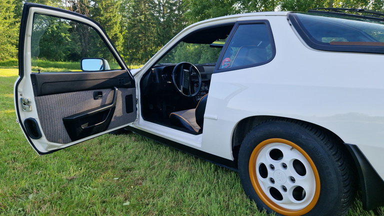 Porsche 924 S