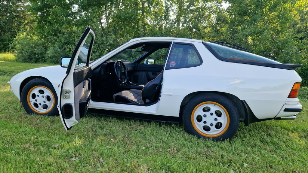 Porsche 924 S