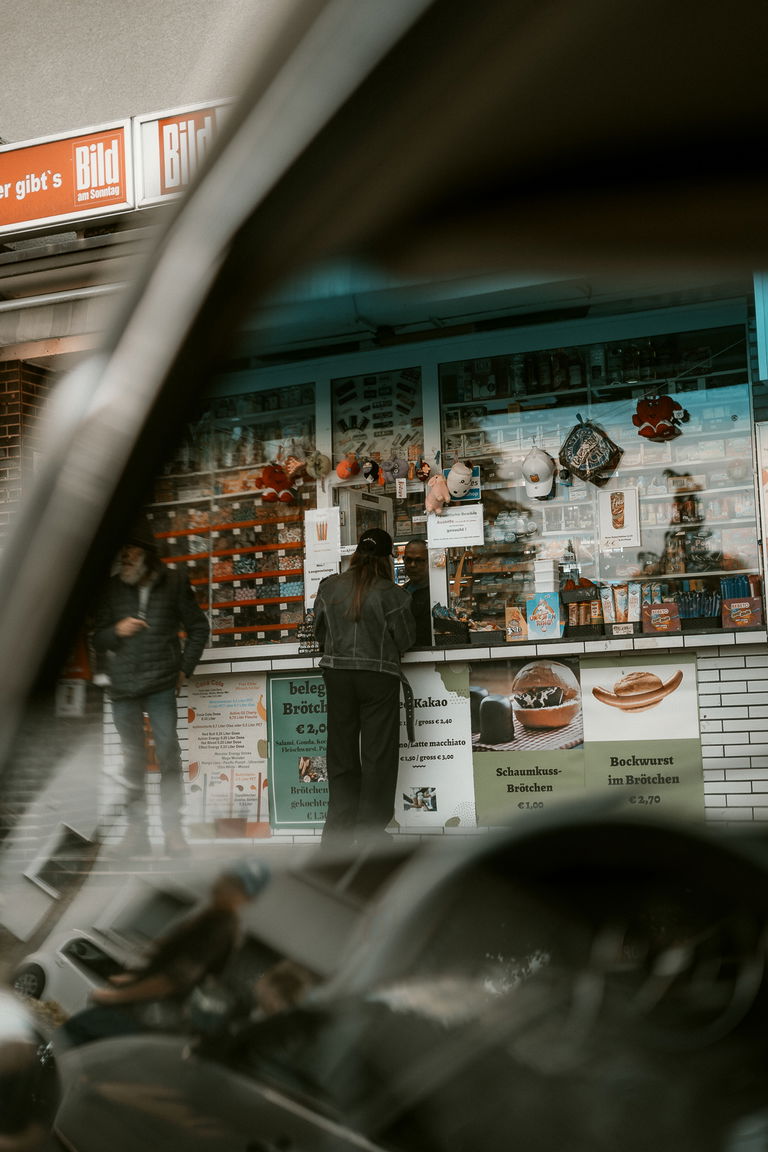 “Get out and drive!” – Birte Krause and her four-cylinder Porsches