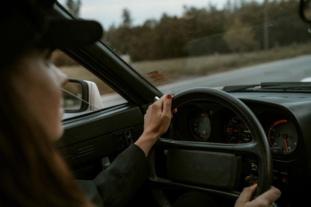 “Get out and drive!” – Birte Krause and her four-cylinder Porsches