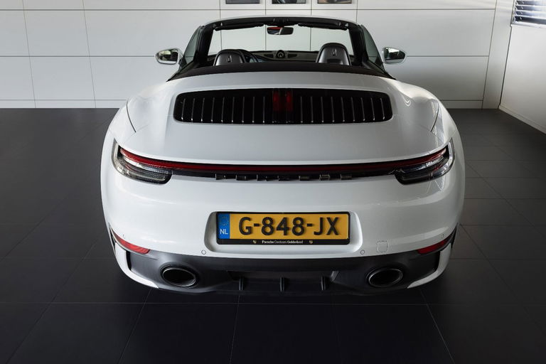 Porsche 992 Carrera 4S