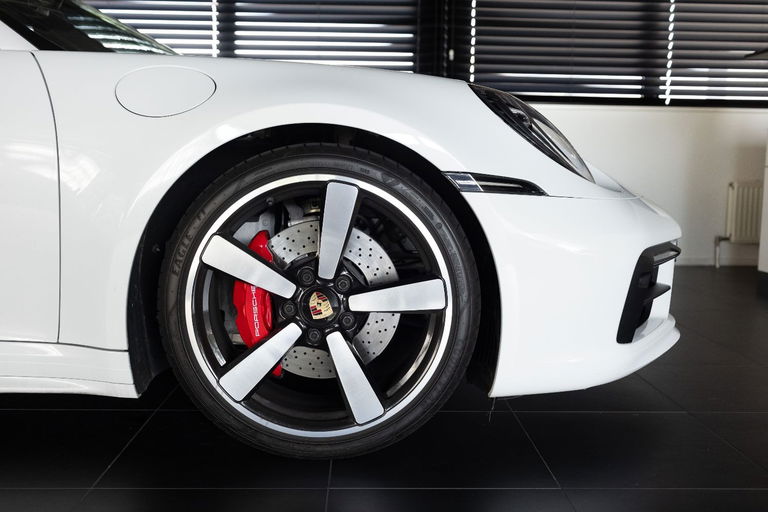 Porsche 992 Carrera 4S