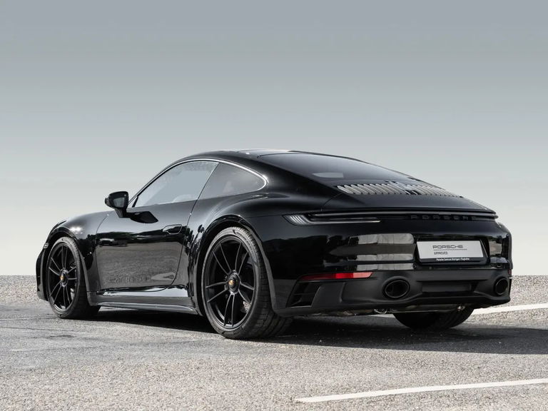 Porsche 992 Carrera 4 GTS