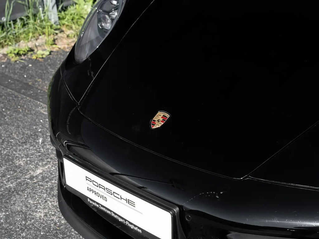 Porsche 992 Carrera 4 GTS