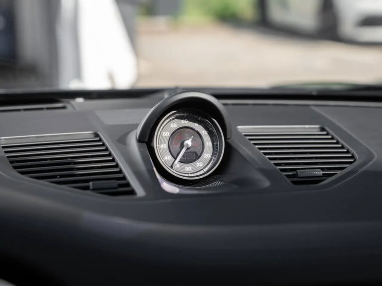 Porsche 992 Carrera 4 GTS