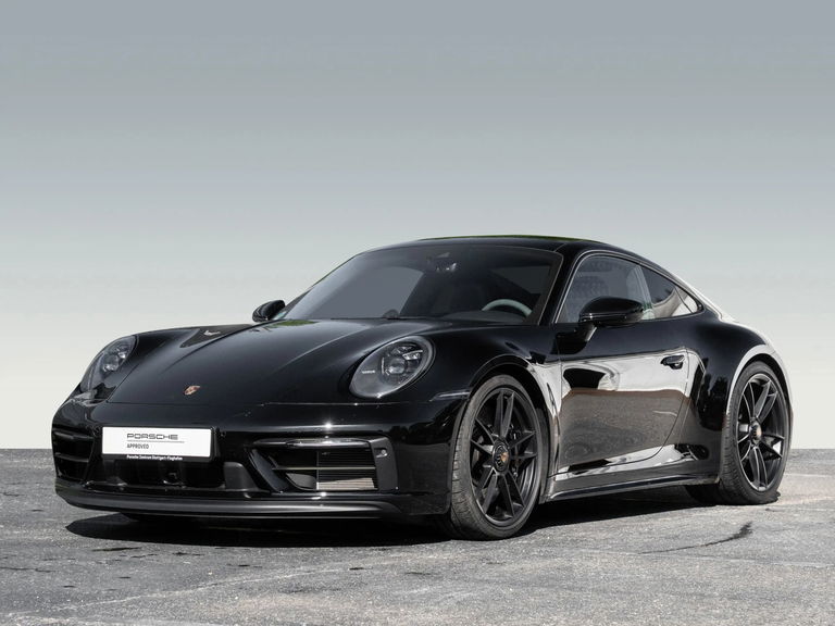 Porsche 992 Carrera 4 GTS