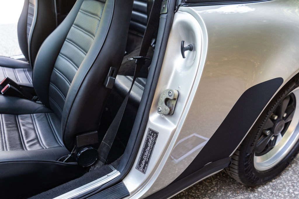 Porsche 911 Carrera 3.2 (US)