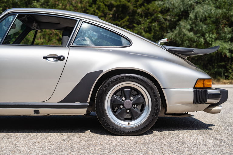 Porsche 911 Carrera 3.2 (US)