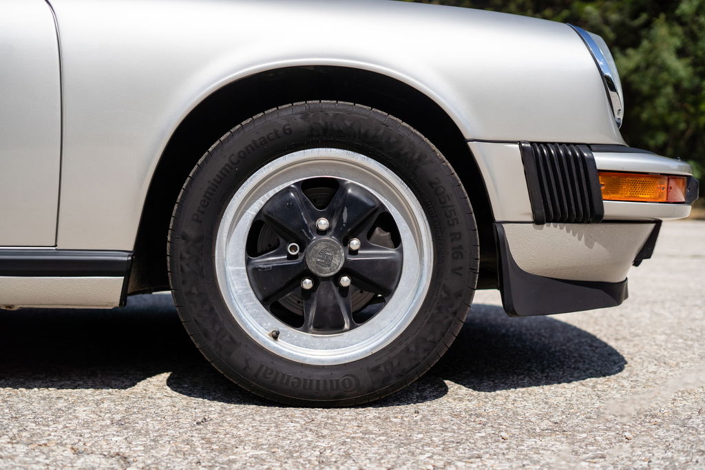 Porsche 911 Carrera 3.2 (US)
