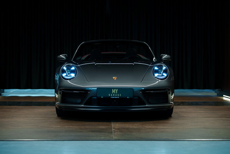 Porsche 992 Carrera 4 GTS