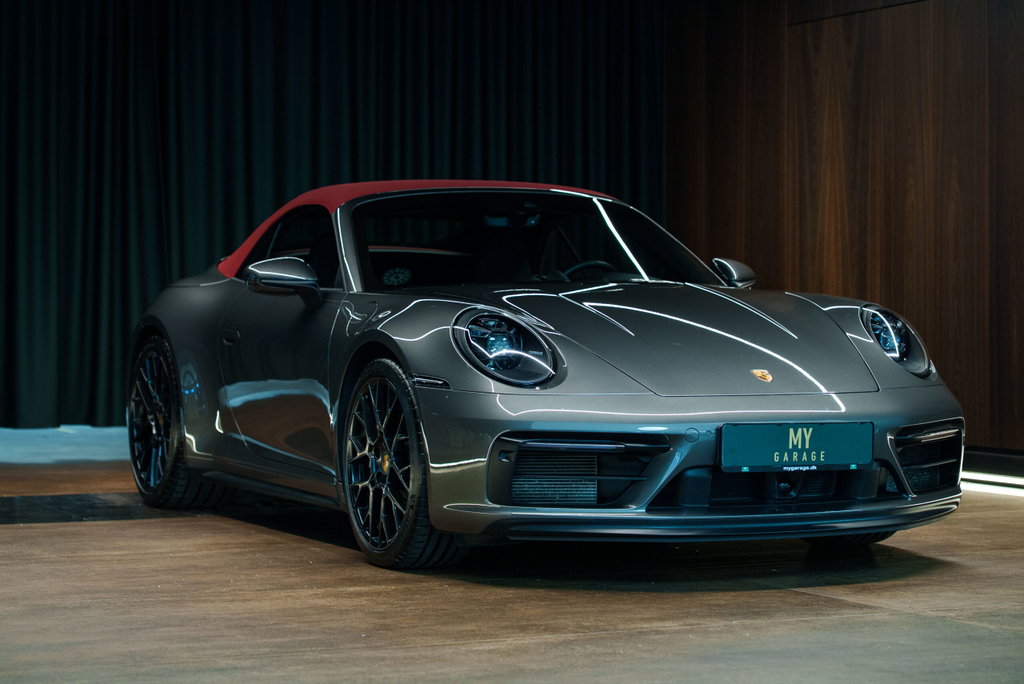 Porsche 992 Carrera 4 GTS