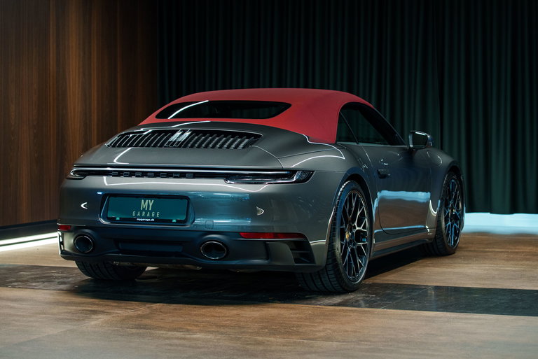 Porsche 992 Carrera 4 GTS