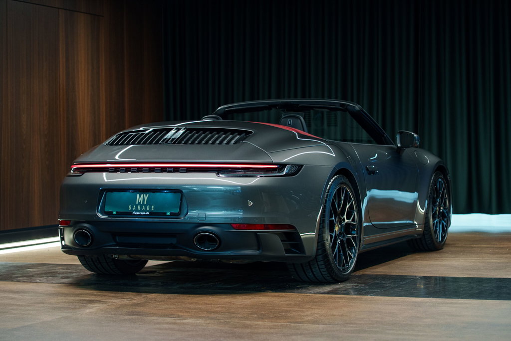 Porsche 992 Carrera 4 GTS