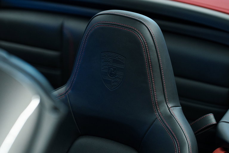 Porsche 992 Carrera 4 GTS