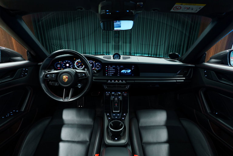 Porsche 992 Carrera 4 GTS