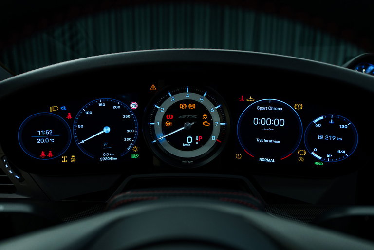 Porsche 992 Carrera 4 GTS