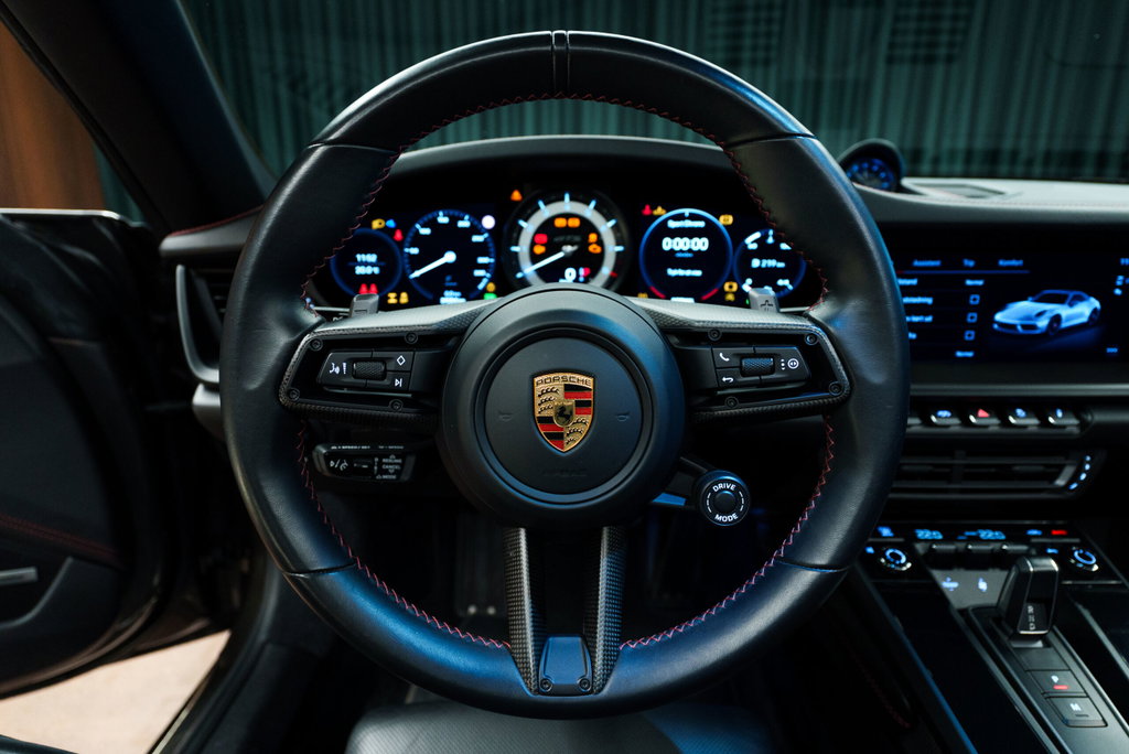 Porsche 992 Carrera 4 GTS