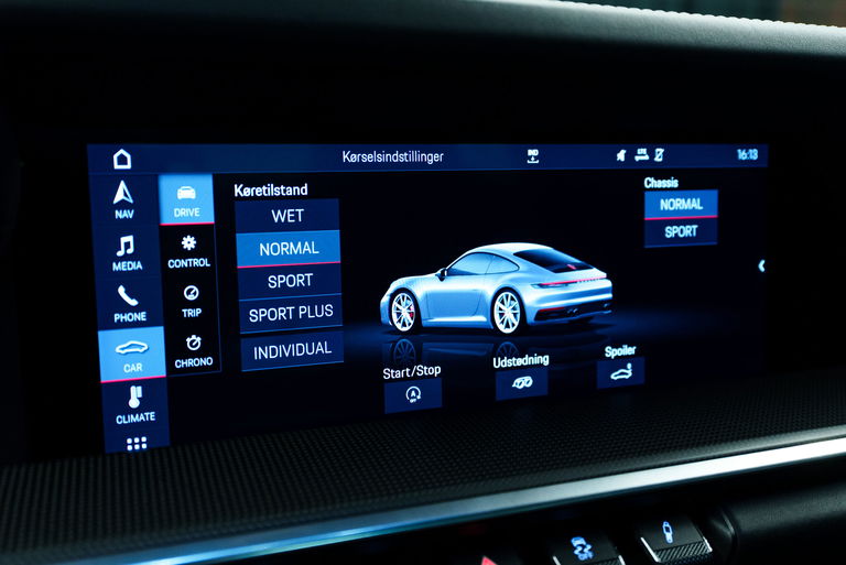 Porsche 992 Carrera 4S