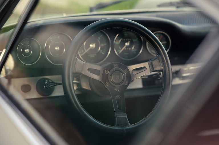 “Get out and drive!” – Birte Krause and her four-cylinder Porsches
