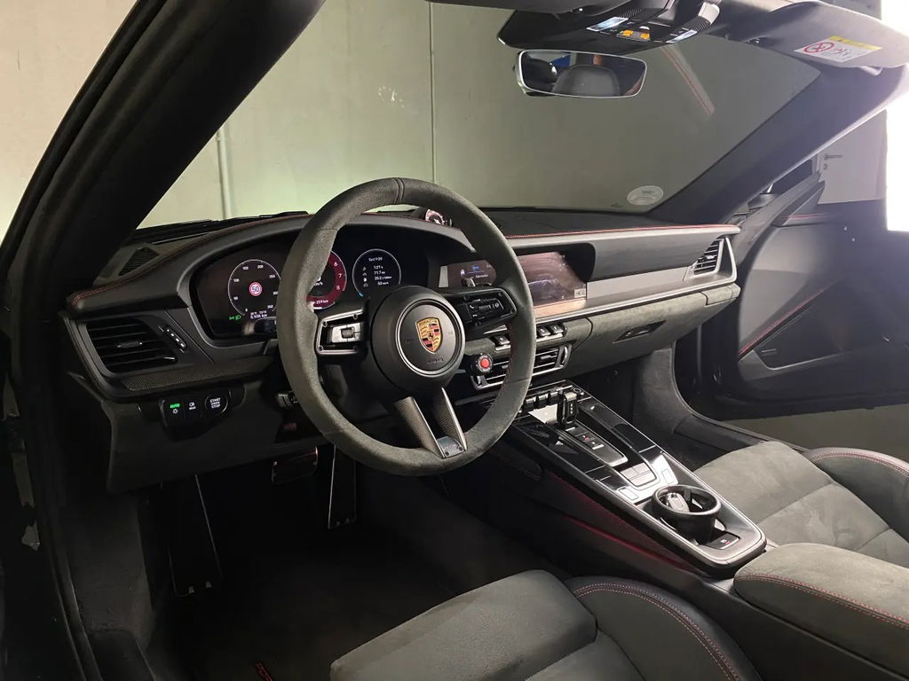 Porsche 992.2 Carrera GTS