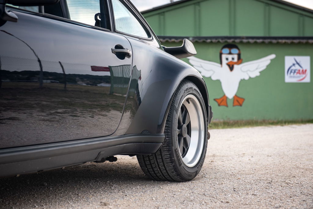 Porsche 911 Turbo 3.3