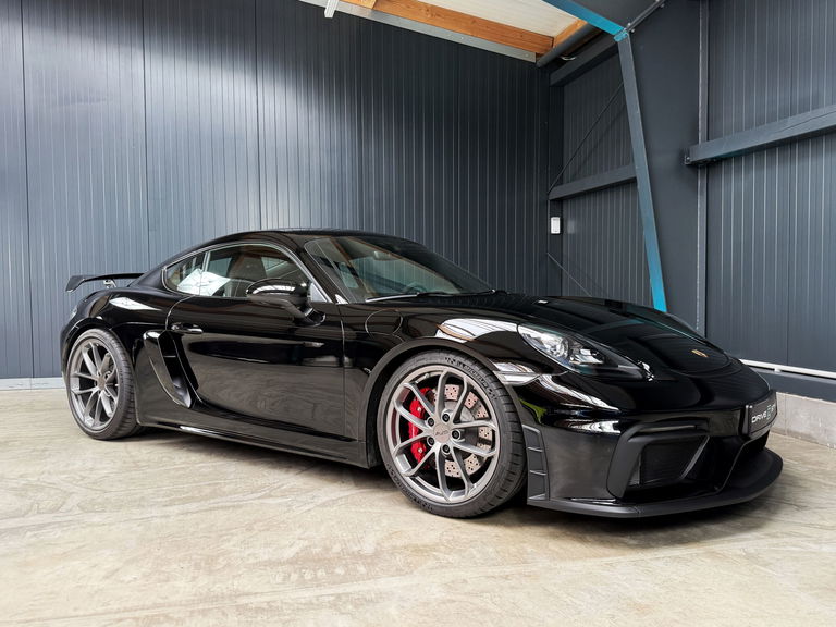 Porsche 718 Cayman GT4
