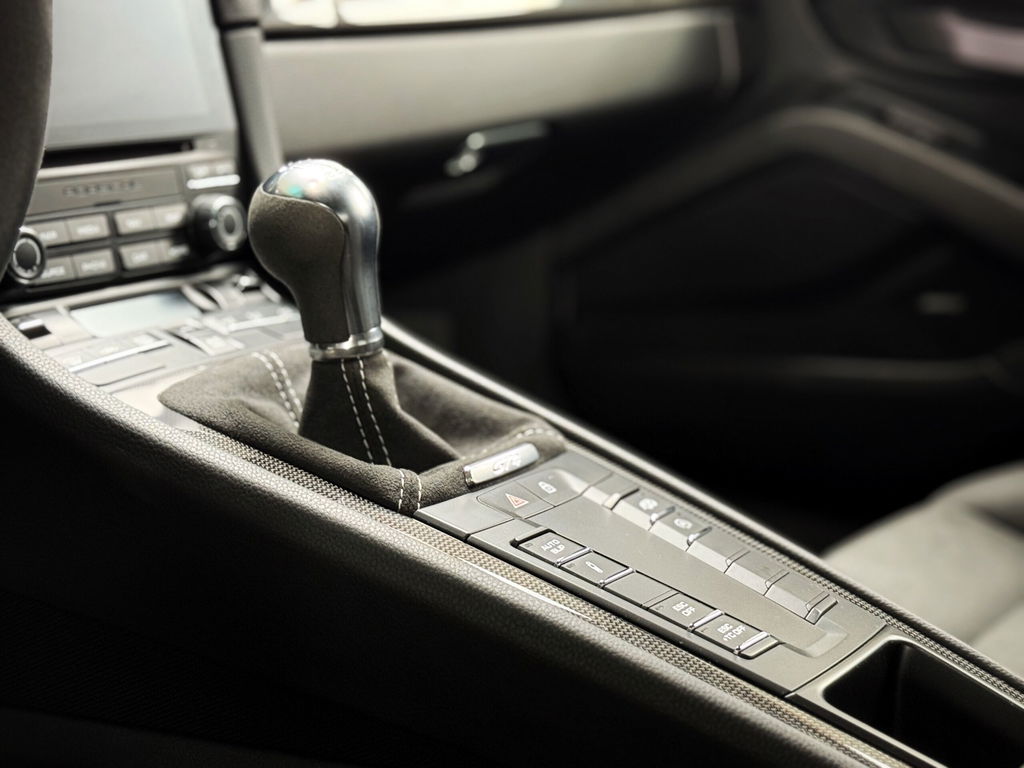 Porsche 718 Cayman GT4