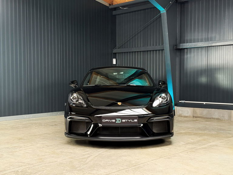 Porsche 718 Cayman GT4