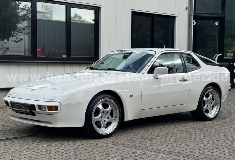 Porsche 944 Coupé