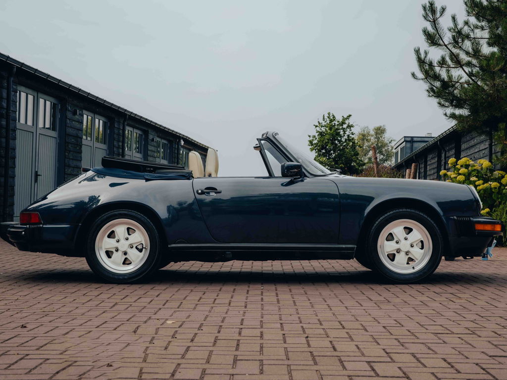 Porsche 911 Carrera 3.2 (US)