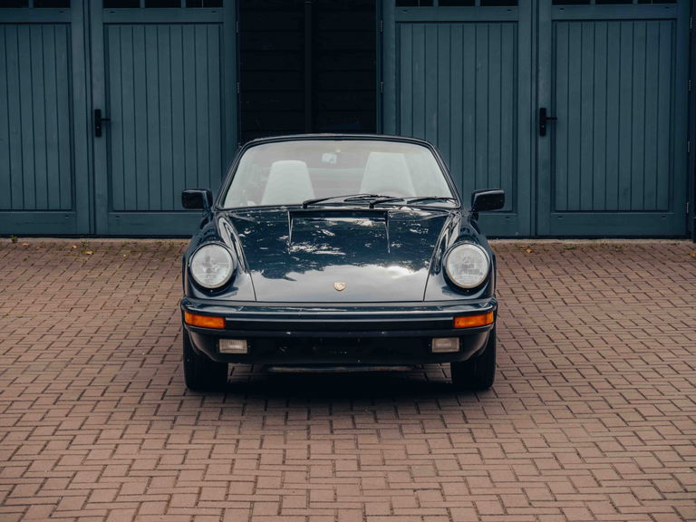 Porsche 911 Carrera 3.2 (US)