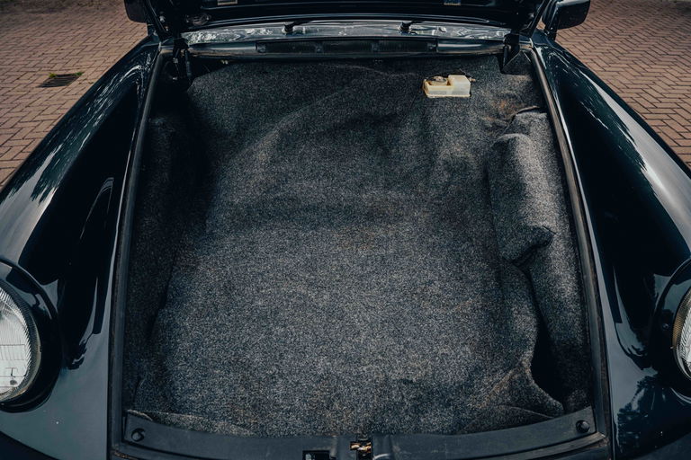 Porsche 911 Carrera 3.2 (US)